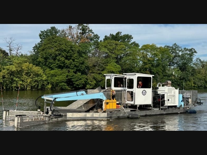 The Passaic Valley Sewerage Commission (PVSC) recently put an Aquarius Systems TH-12 Trash Hunter Skimmer Vessel into service on the Passaic River in New Jersey.