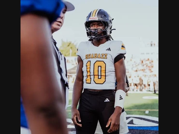 Kariem Coston of Malcolm X Shabazz High School recently earned a nomination for USA Football’s 2026 “Heart of a Giant Award.”
