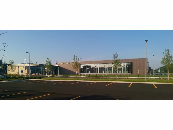 Advocate Health Care opens new outpatient center in Des Plaines Park