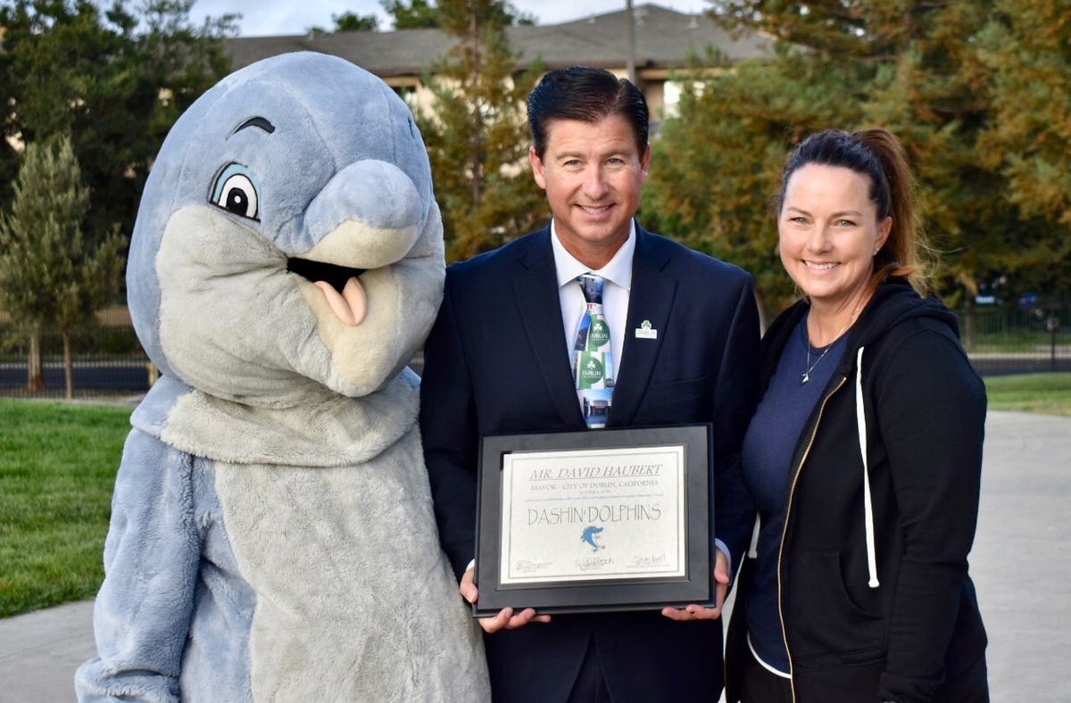 Mayor and Dashin' Dolphins plaque Mayor and Dashin' Dolphins plaque