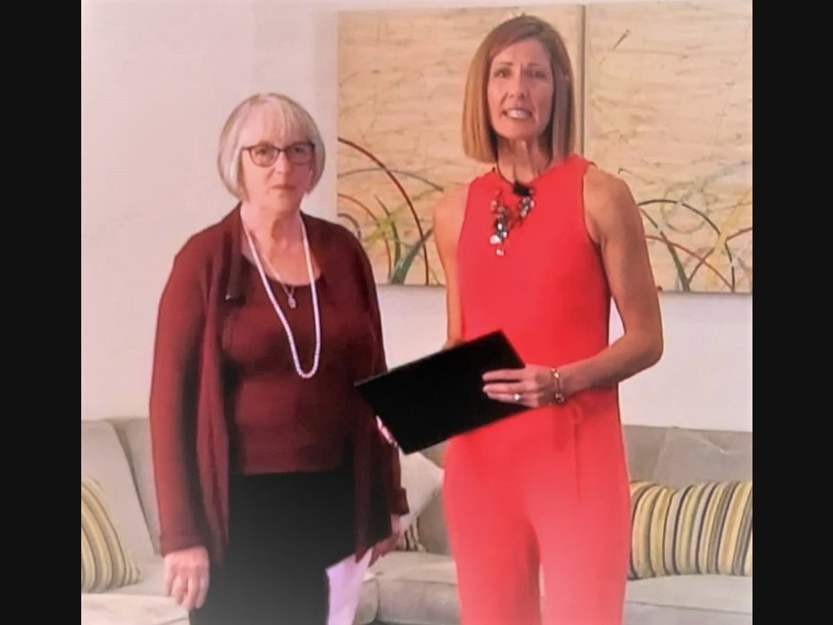 Assistance League of Diablo Valley President Susan Geldin receives the Make it Better award from Susan B. Noyes, Founder-Make It Better Foundation.