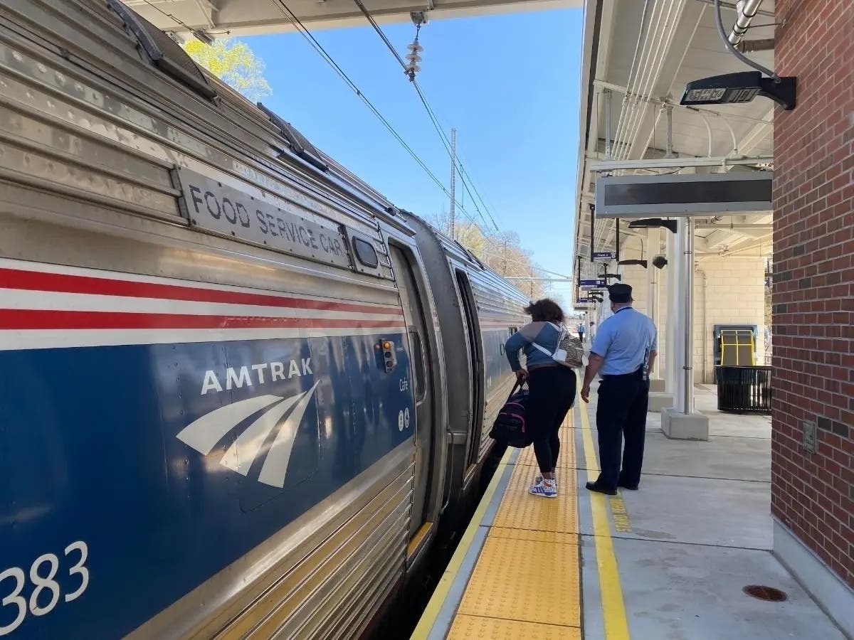 Amtrak and the Schuylkill River Passenger Rail Authority have signed a Memorandum of Understanding, they announced Wednesday.