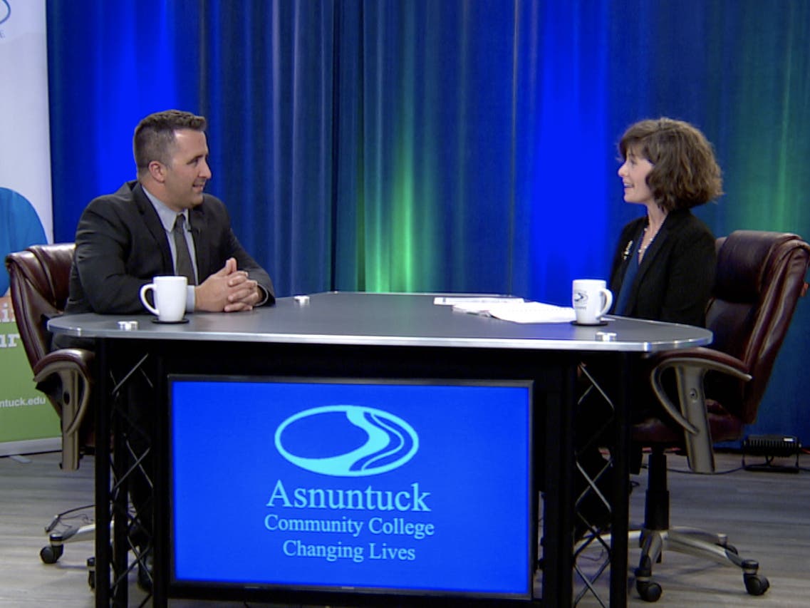 Asnuntuck Community College’s Interim Dean of Administration, Gennaro DeAngelis, hosts this month’s episode of “Changing Lives.” His guest was ACC’s Interim Registrar Stacey Musulin. The two discussed enrollment information for Asnuntuck Community College