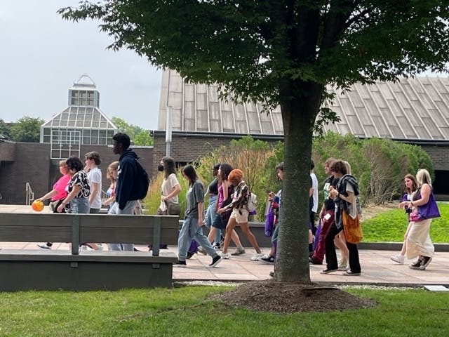 New students take tour of campus.