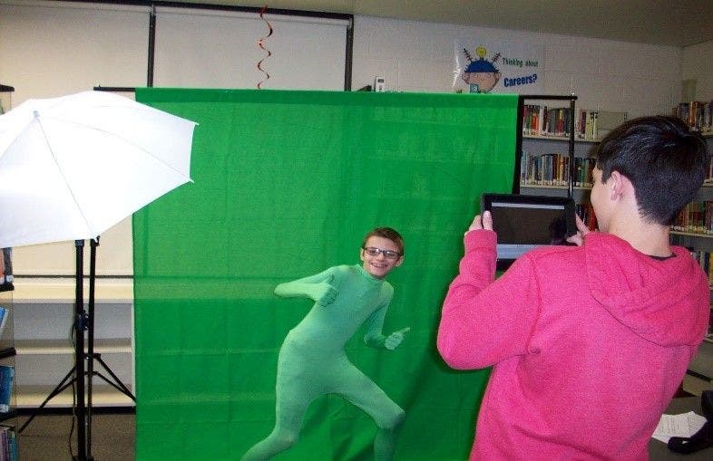 https://patch.com/img/cdn20/users/22863936/20170324/101845/styles/raw/public/article_images/green_screen_1-1490365097-5961.jpg