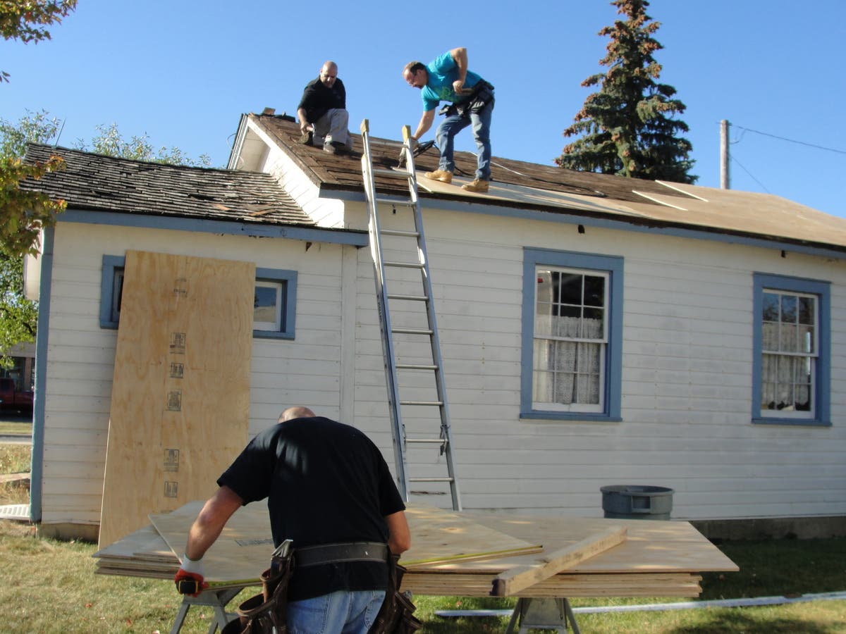 https://patch.com/img/cdn20/users/22863936/20171108/035534/styles/raw/public/processed_images/r0ss_roof_day_1_038-1510172758-7096.jpg