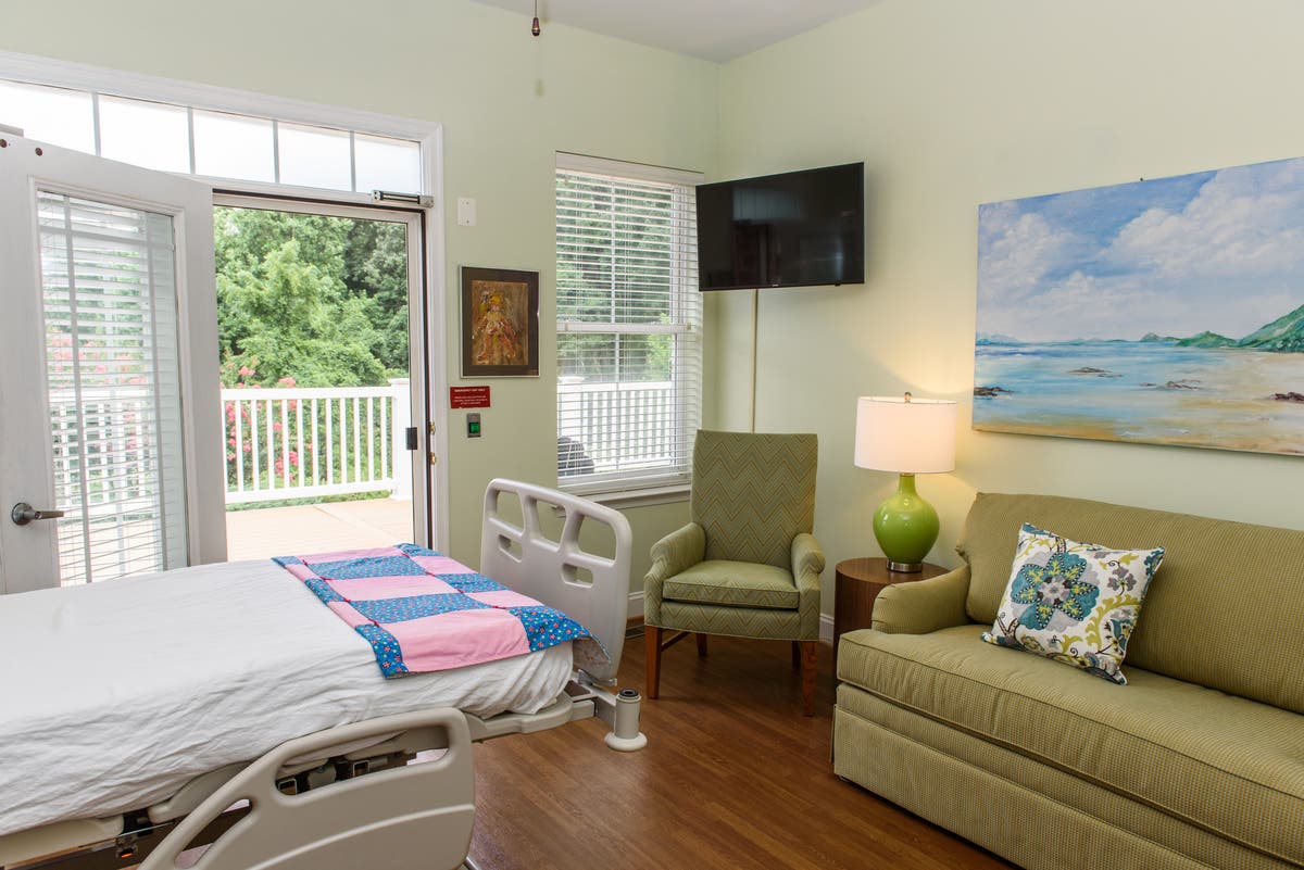 Mandrin Inpatient Care Center Suit