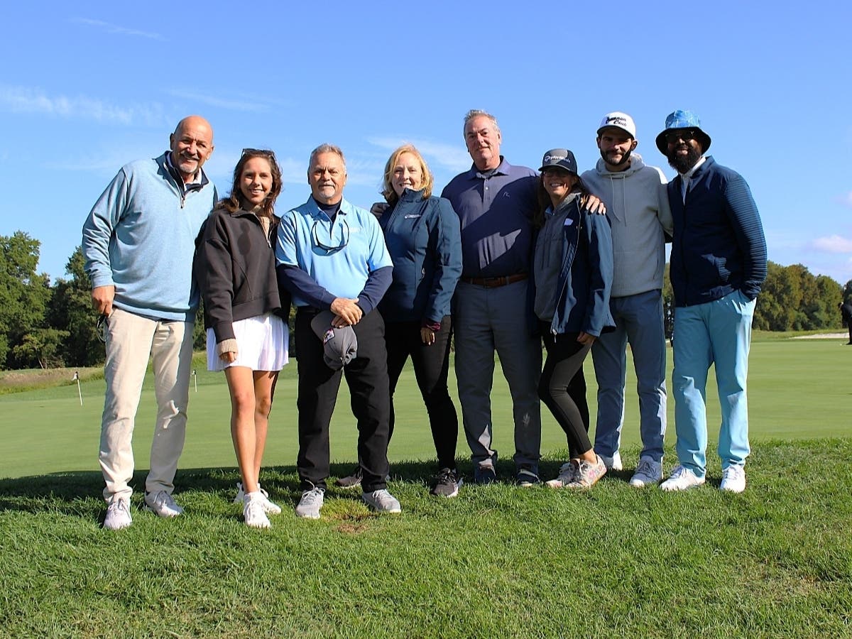 Hospice of the Chesapeake’s Golf Committee stands on the putting green before the start of the tournament. Pictured from left are Tony Toskov, Mary Lombardi, Randy Pleasant, Chris Wilson, Tom Hogan, Lauren Thurston, Austin Shuttle and Jerray Slocum.