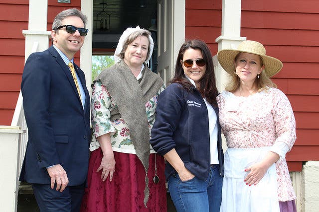 News small post card thumbnail