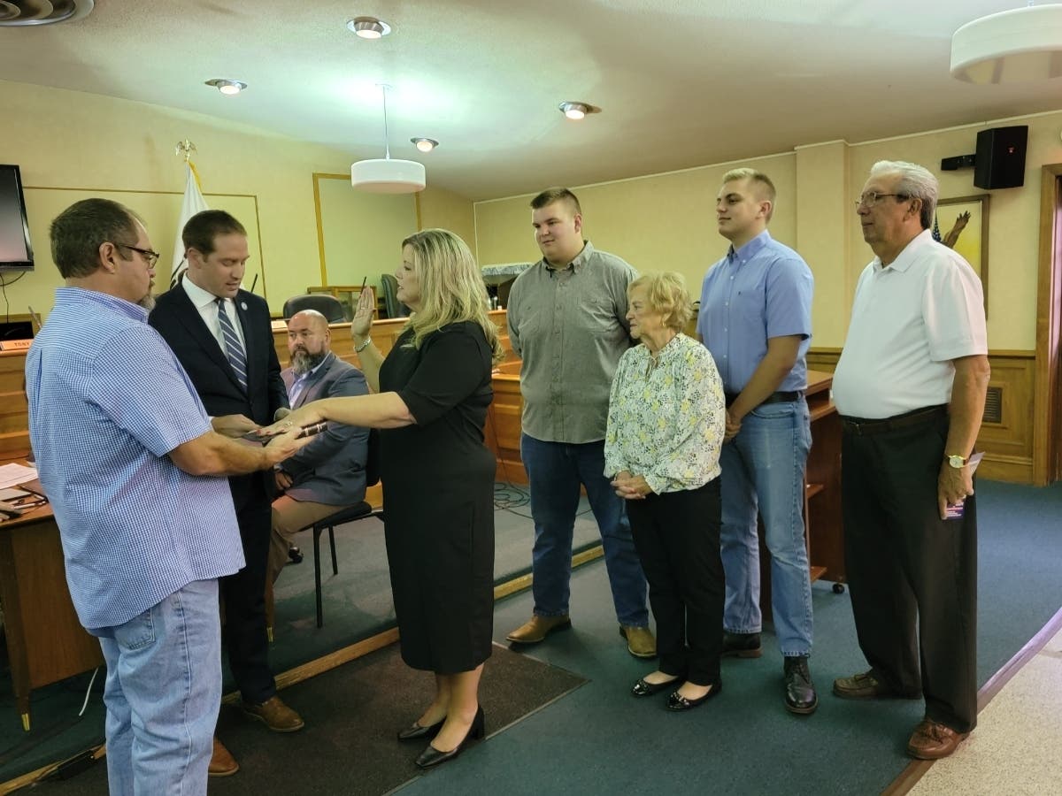 Kimberly Kratz was sworn in Tuesday night in front of her two teenage sons, her parents and her husband, Willis.