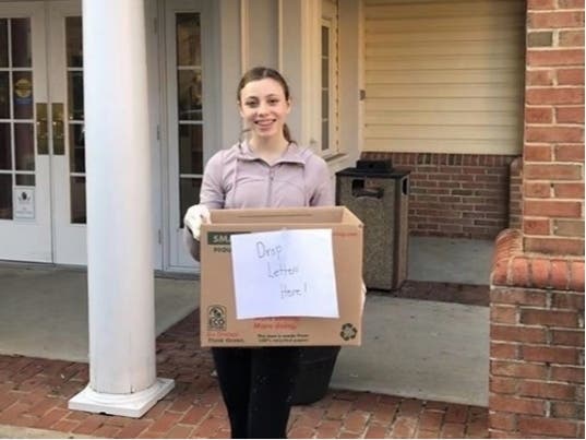 Warren teen and Watchung Hills Regional High School​ freshman Alexandra (Lexi) Jacobson​ rallied more than 80 classmates and friends to pen letters to seniors quarantined at The Chelsea in Warren​ amid the coronavirus.