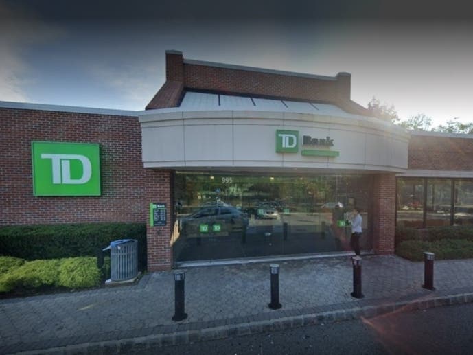 In the middle of a snowstorm, police were able to chase down and arrest an Elizabeth man, who later admitted to robbing the same Union County bank twice in the past 3 months, according to Union Township Police.