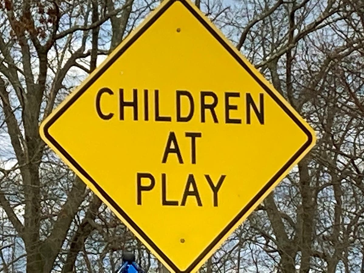 A petition has been launched to improve traffic safety in the area.