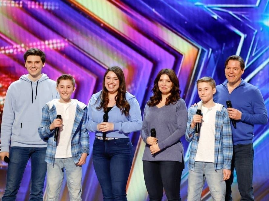 The Sharpe Family Singers.