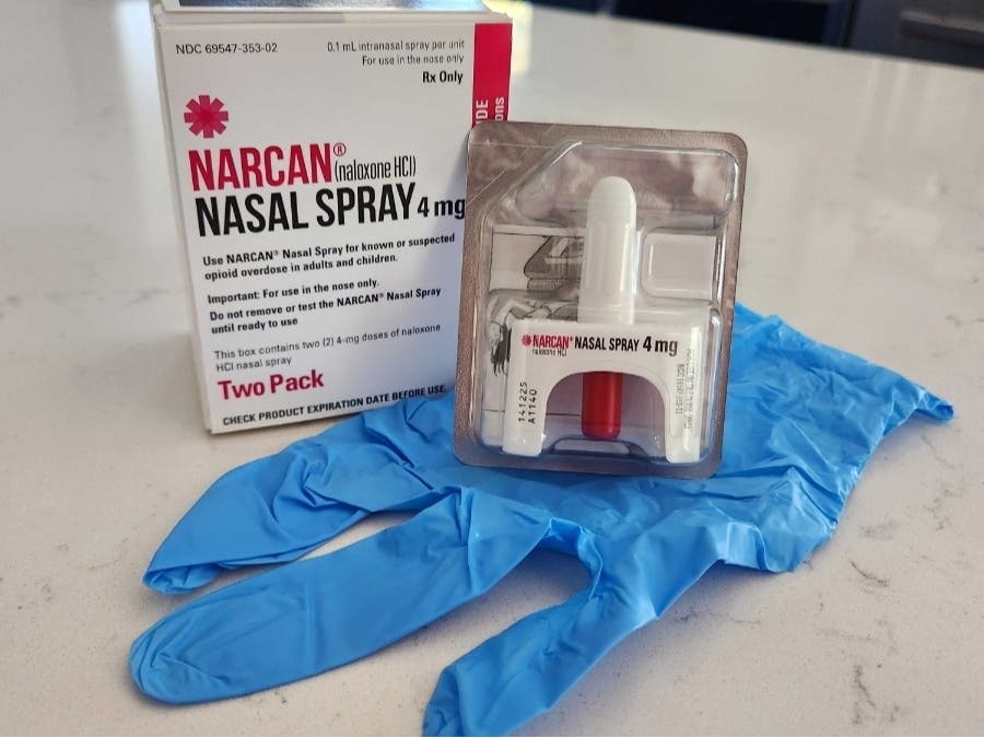A Narcan kit.