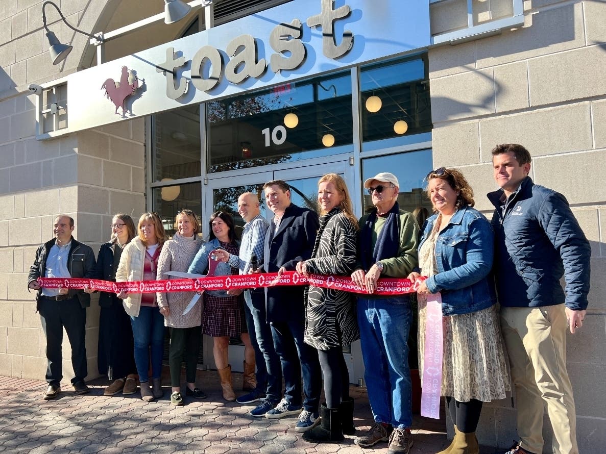 https://patch.com/img/cdn20/users/22871539/20231117/125044/styles/patch_image/public/toast-cranford-ribbon-cutting___17124813637.jpg