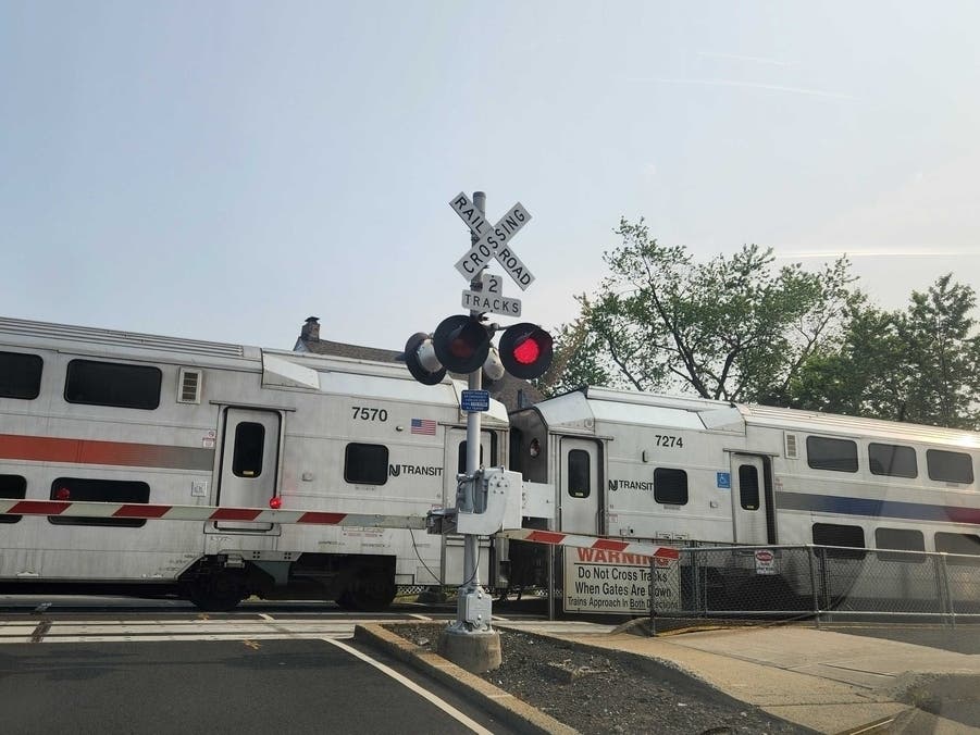 Man Fatally Hit By NJ Transit Train In Hunterdon County | Flemington ...