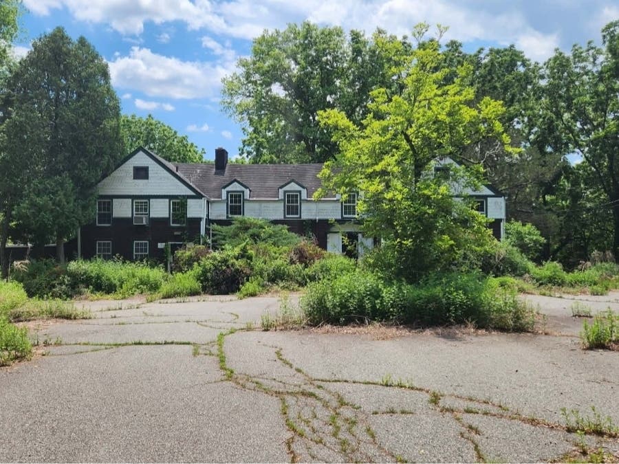 Former Lord Stirling School property at 99 Lord Stirling Road in Basking Ridge.