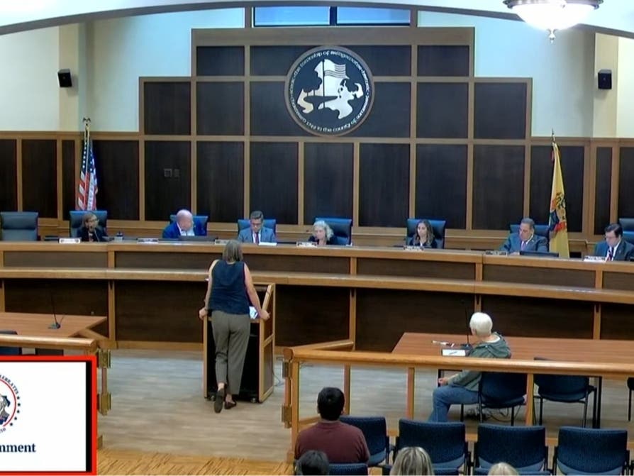 Bridgewater officials have introduced an ordinance that would make future elected officials ineligible for township health benefits.