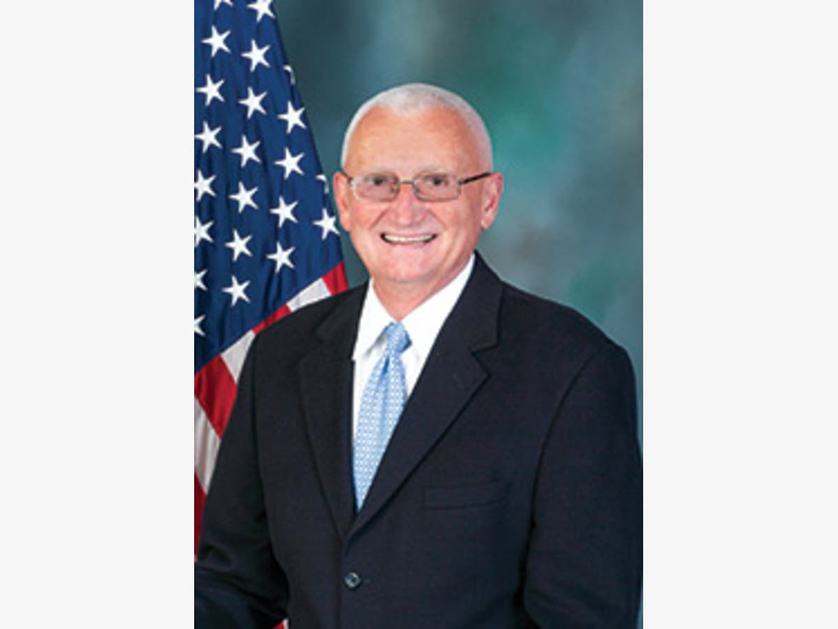 DiGirolamo, a 24-year lawmaker joins one other Republican and two Democrats running for commission seats.