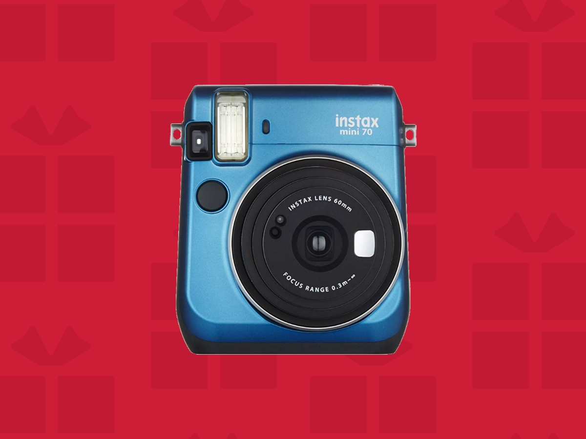 Snap photos in serious style this holiday season and beyond with the new and improved Fujifilm Instax Mini 70. 