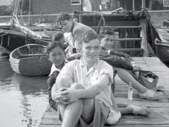 News small post card thumbnail