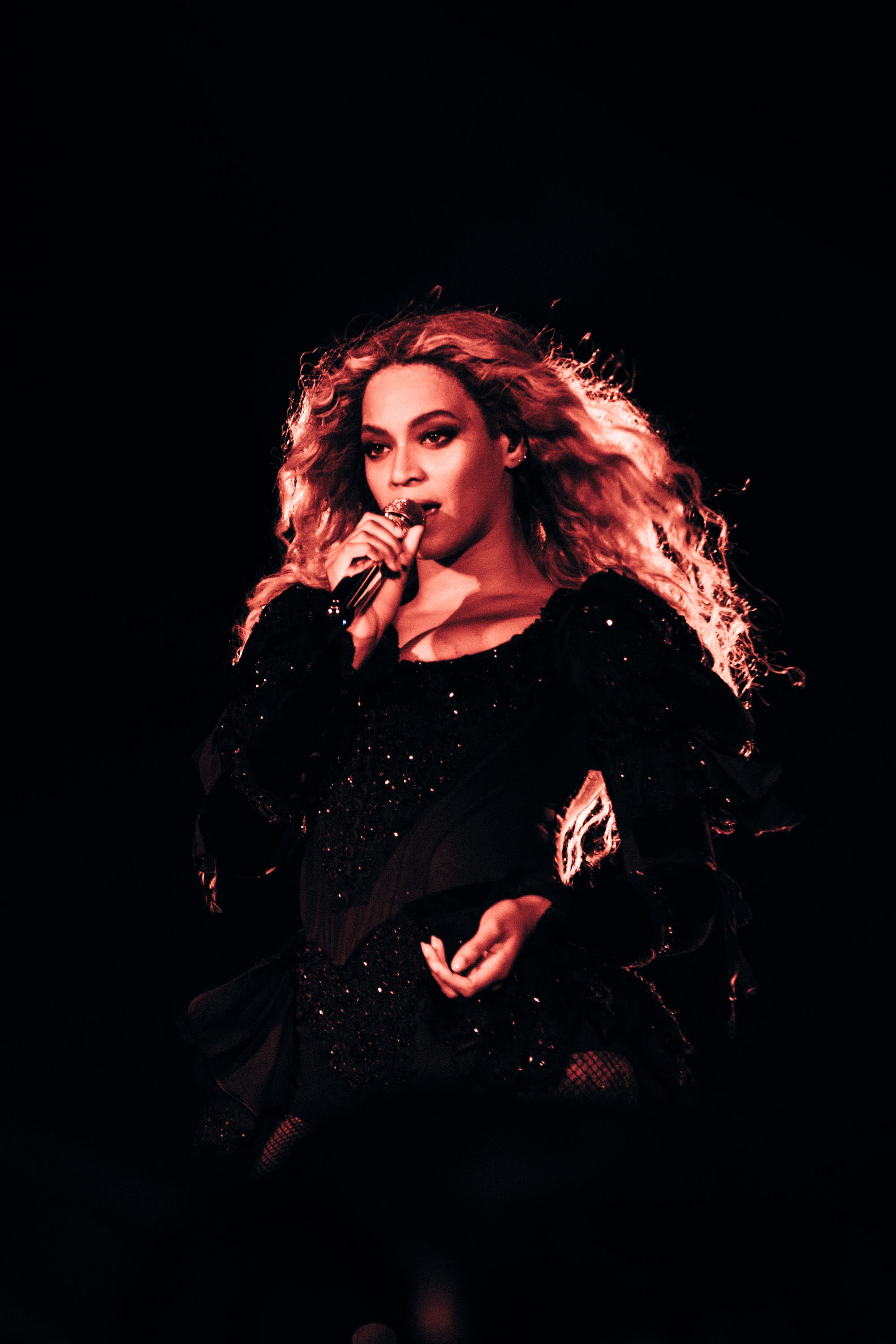 Concert Review: Beyonce' Sets Gillette Ablaze with Thunderous ...