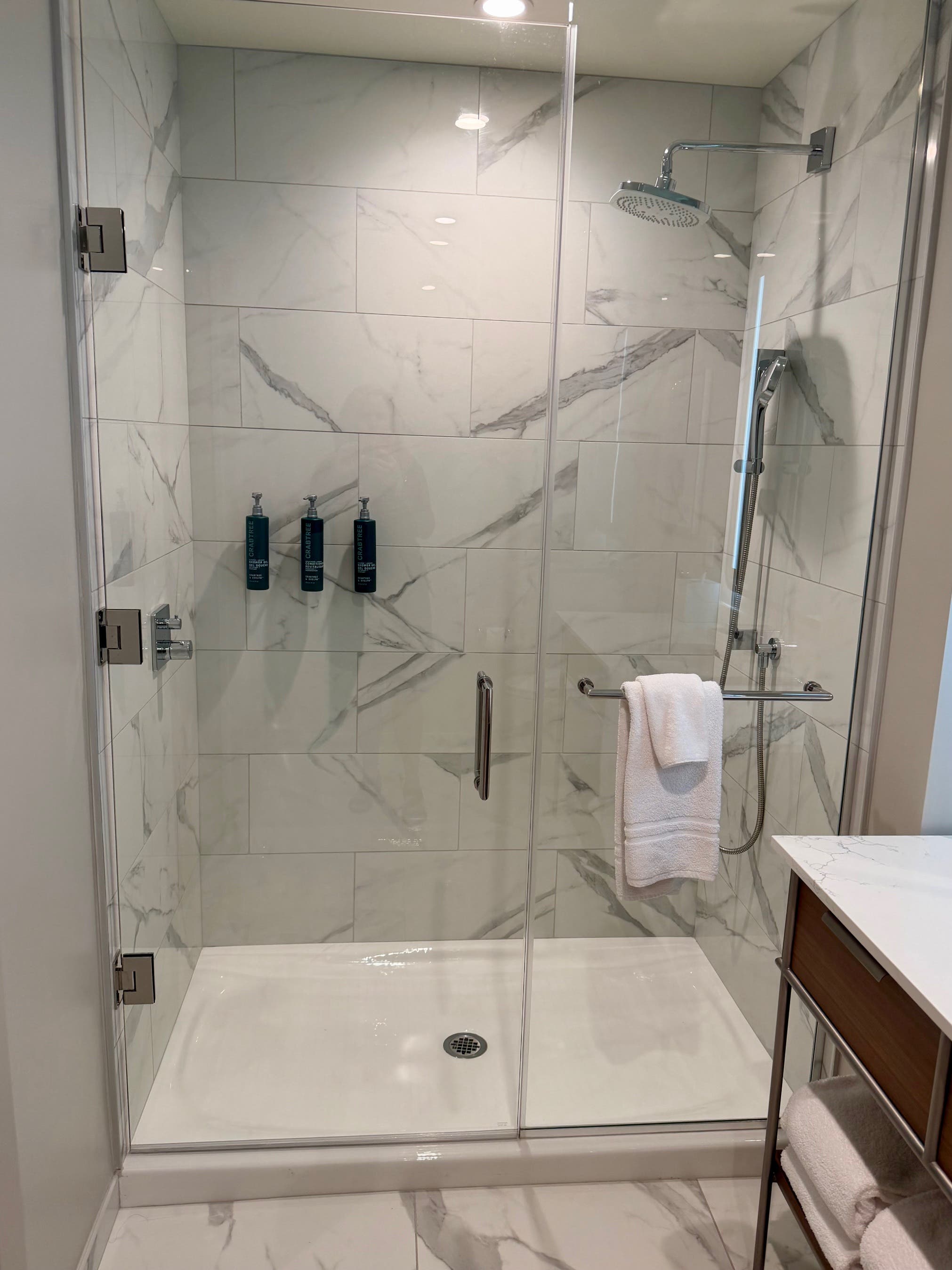 Guest bathroom . Photo Jill Weinlein