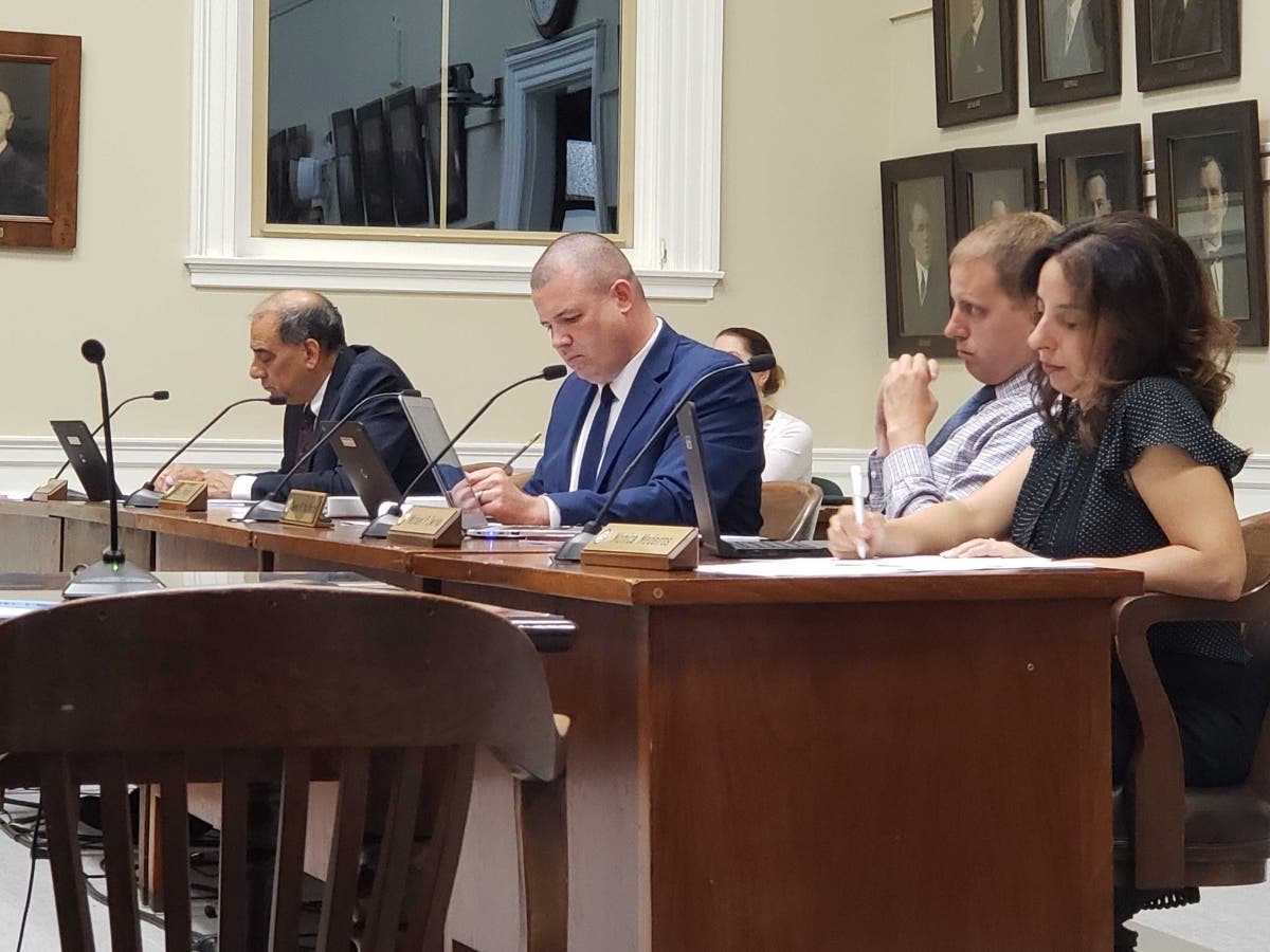 Alderman Shawn MacMaster (middle) got the resolution he introduced passed at Thursday night's Special Meeting.  