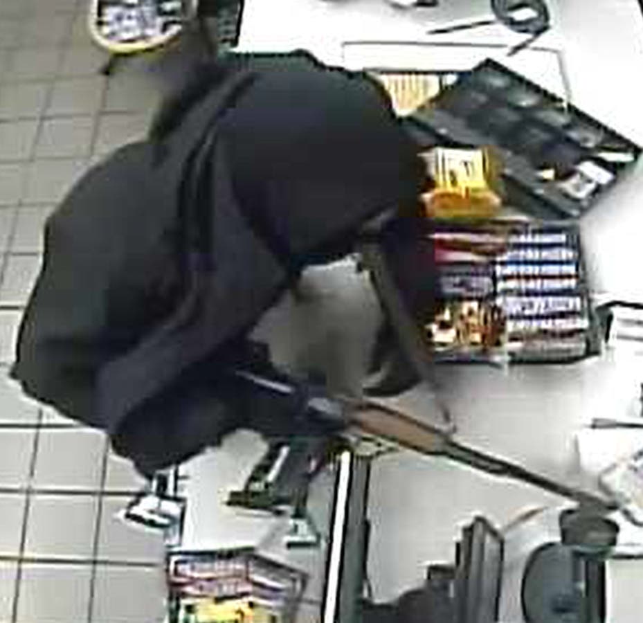 https://patch.com/img/cdn20/users/22877169/20180222/032211/styles/raw/public/processed_images/robber1-1519330874-4262.jpg