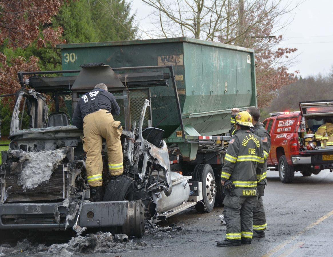 https://patch.com/img/cdn20/users/22877259/20161123/071716/styles/raw/public/article_images/hillsboro_fire_investigator_working_to_find_the_cause_of_the_fire-1479946401-1926.jpg