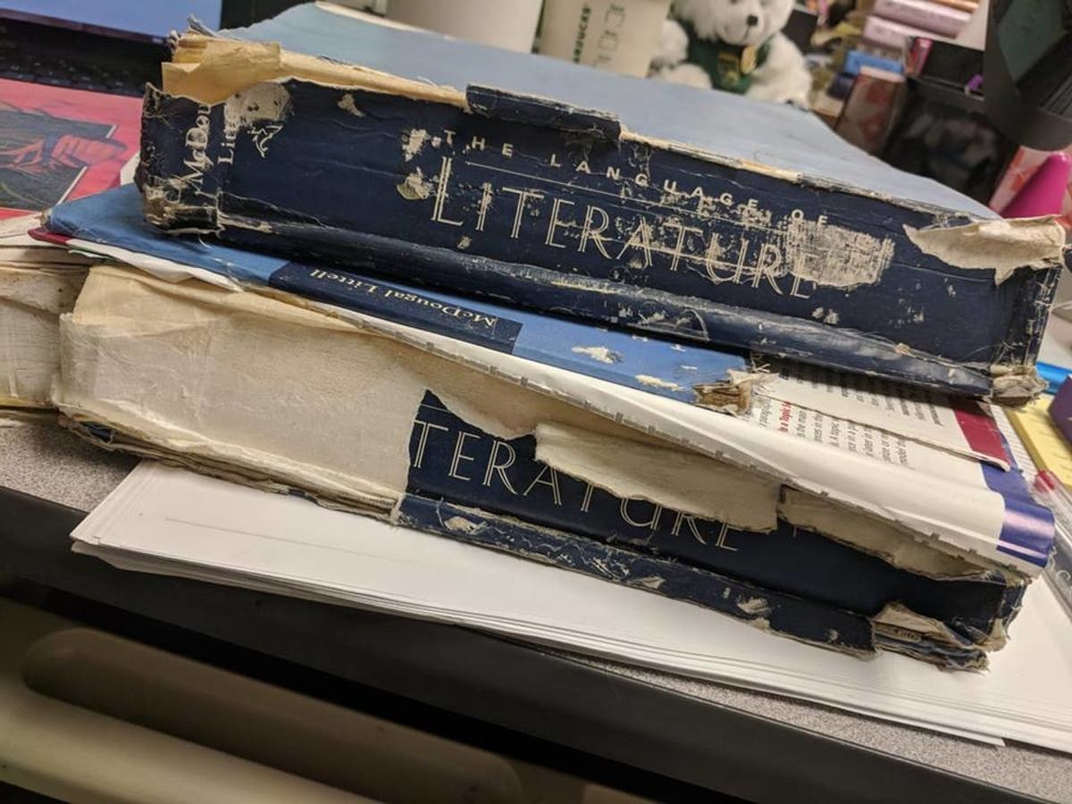 Arizona Teachers Share Photos Of Outdated Books, Broken Equipment ...