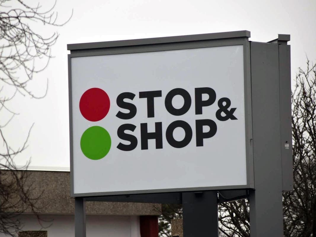 First Selectman Vicki Tesoro has responded to a petition calling for improvements at a Stop and Shop grocery store in Trumbull.