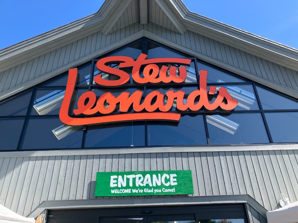 Popular Seasonal Food Truck Reopens At Stew Leonard's In Norwalk