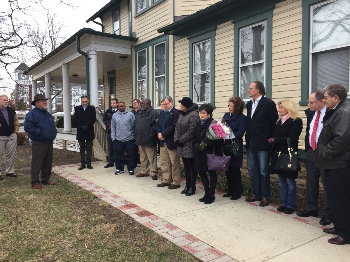 News small post card thumbnail