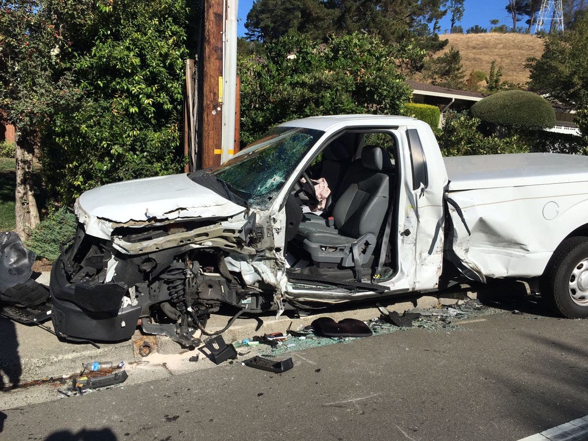 https://patch.com/img/cdn20/users/22880695/20160915/025115/styles/raw/public/article_images/moraga_crash-1473965118-6253.jpg
