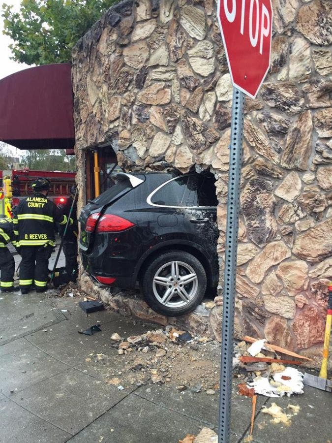 https://patch.com/img/cdn20/users/22880695/20161016/020535/styles/raw/public/article_images/san_leandro_car-1476597708-4491.jpg