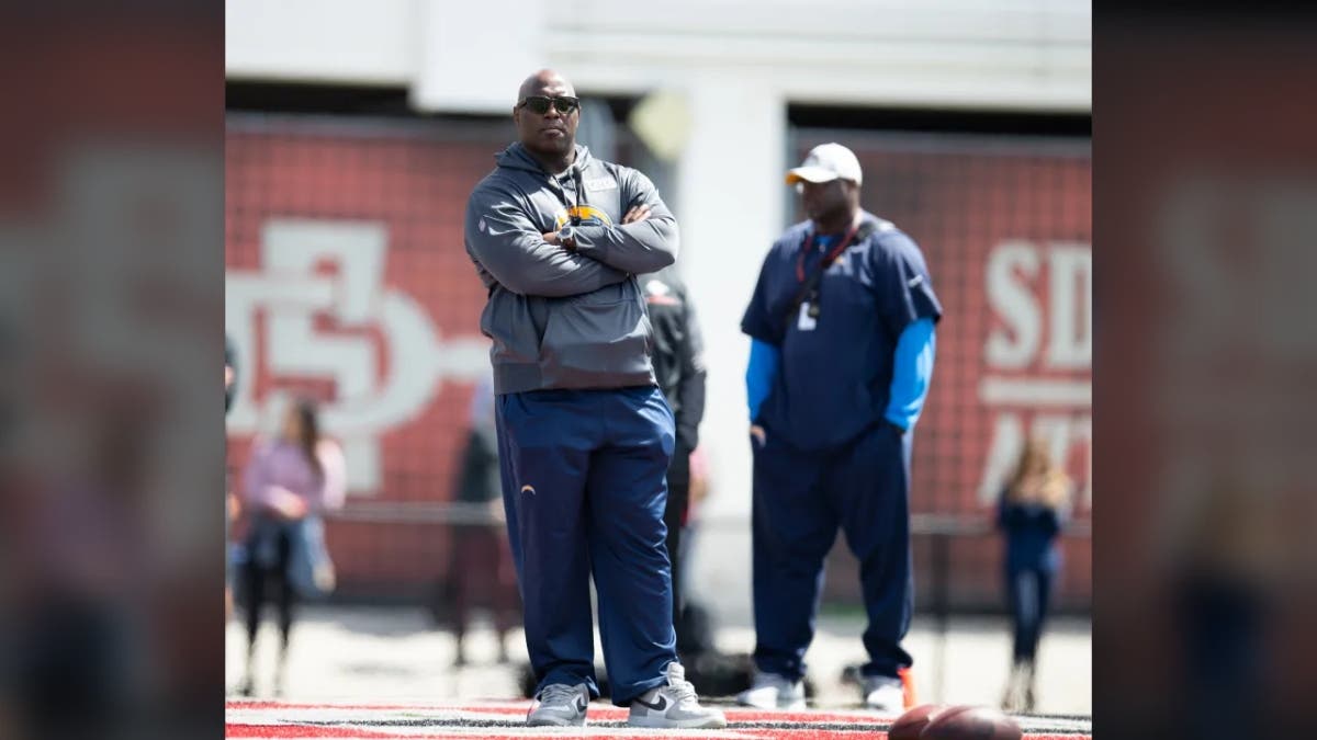 La'Roi Glover will serve as assistant defensive line coach for the LA Chargers.