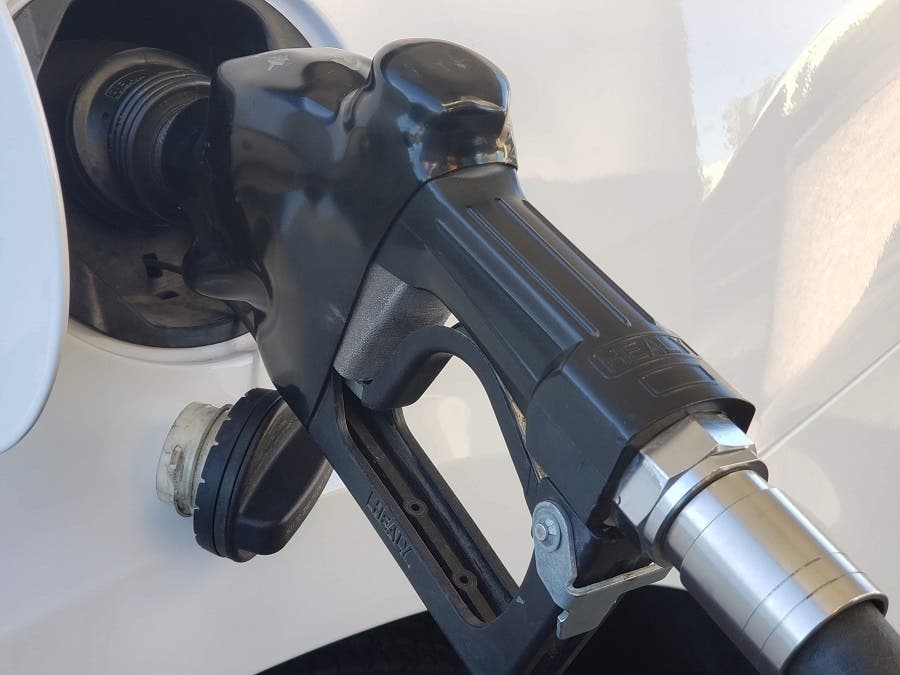 Gas prices drop across Orange and Los Angeles Counties.