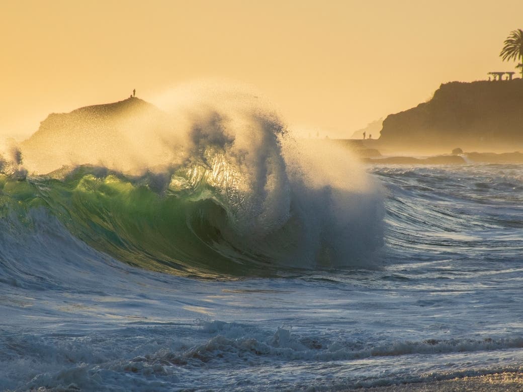 The National Weather Service says Orange County beaches would see waves from 4 to 6 feet, with 7-foot sets until early Monday morning.