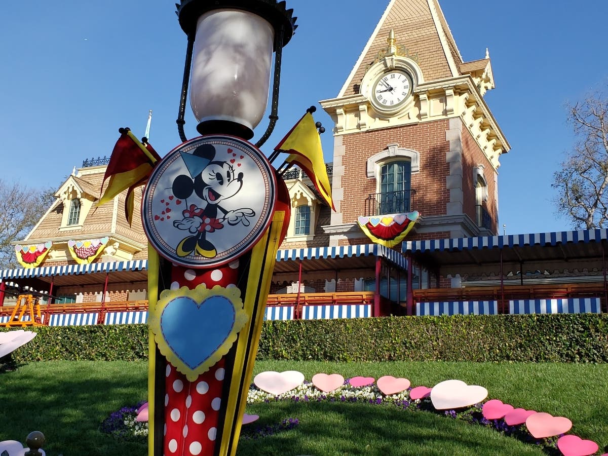 After 10 months of closure, the Disneyland Resort will be the center for 1A vaccinations in Orange County. Here's what you need to know.