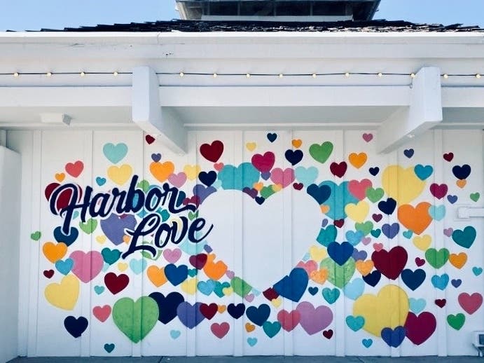 We found the perfect Intstagram spot for your Valentine's Day posts! That, plus a social contest that could win you big love.