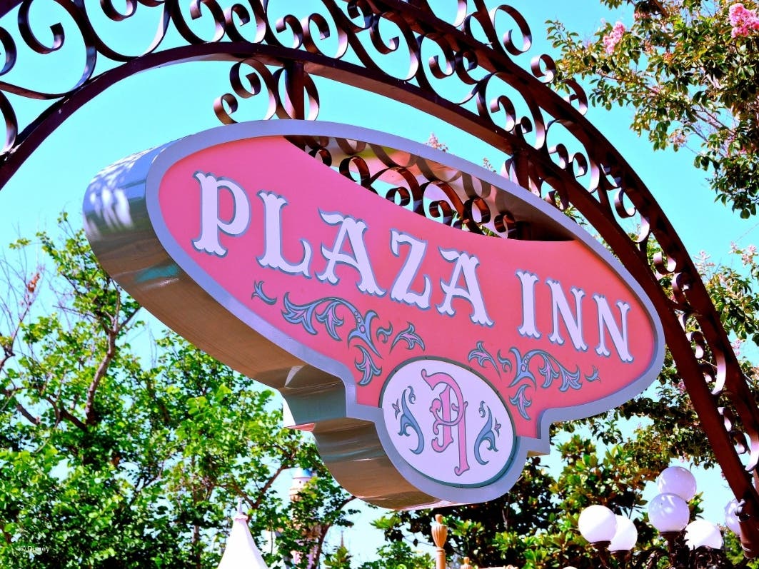 Ideal American buffet-style breakfast brunch for mom at Disneyland Resort's Plaza Inn.