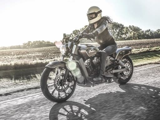 The original photograph of Karlee Cobb is featured on the Gran Bianco label, captured by this year’s featured MotoDoffo artist, Sara Liberte. 