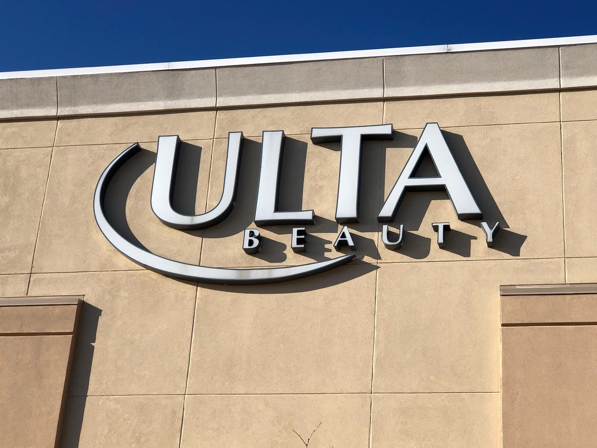 Three suspects have pleaded not guilty in a series of Inland Empire cosmetics store thefts.