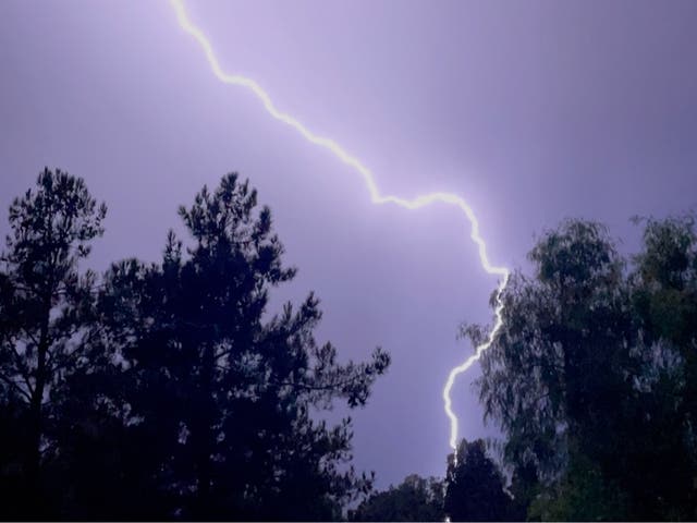 Lightning Ignites Anza Brush Fire Amid Fast-Moving Thunder Storm ...