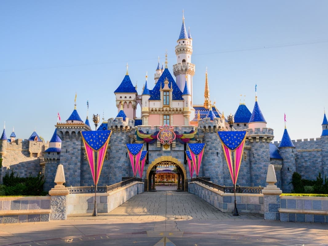 Disneyland Calendar Reveals 2026 Schedule Of Special Events: What To ...