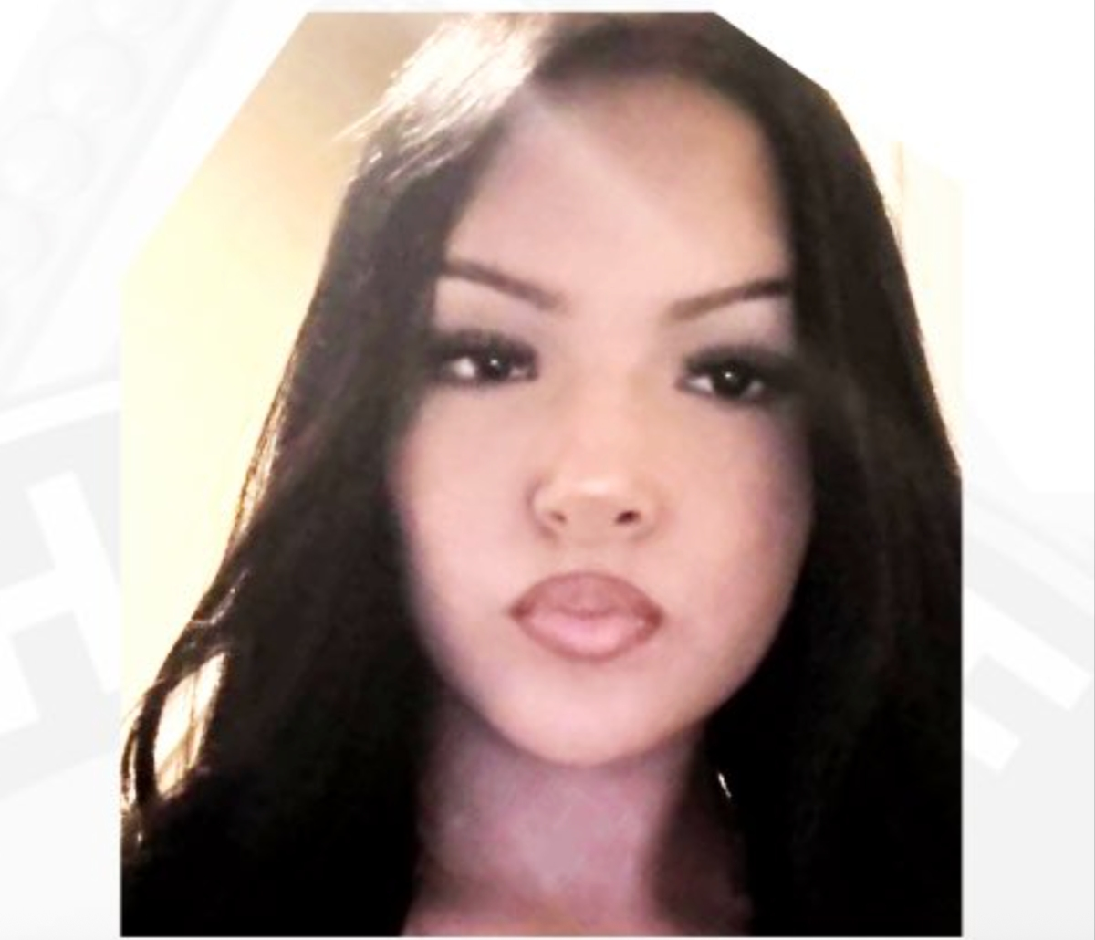 The teen was last seen wearing a black shirt and white sweatpants, carrying a light-colored tote bag.