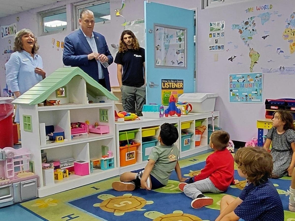 State Sen. Tony Strickland chats with kindergarteners at the Laguna Beach Boys & Girls Club during a recent visit.