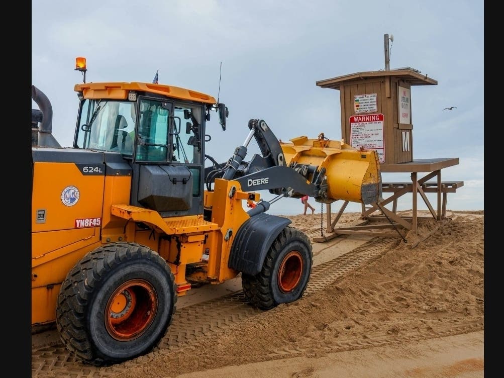 Newport Beach Lifeguards, Municipal Operations crews, Police Department, Utilities crews and Fire Department worked side by side throughout the holiday to help keep residents and visitors safe.